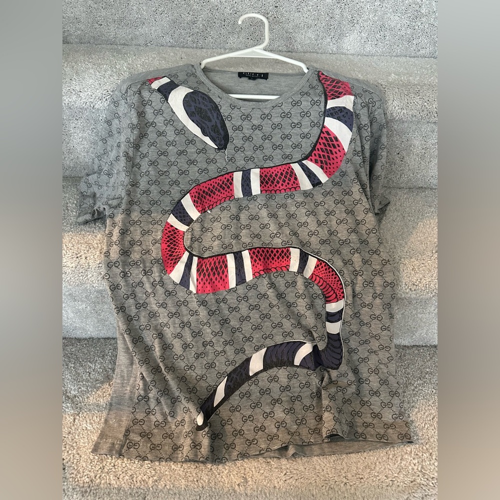 Gucci Gray Snake Print Short Sleeve Tee
